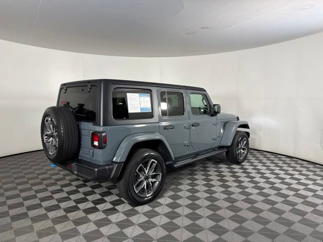 Used 2024 Jeep Wrangler Unlimited w/ Convenience Group AWD/4WD image 10