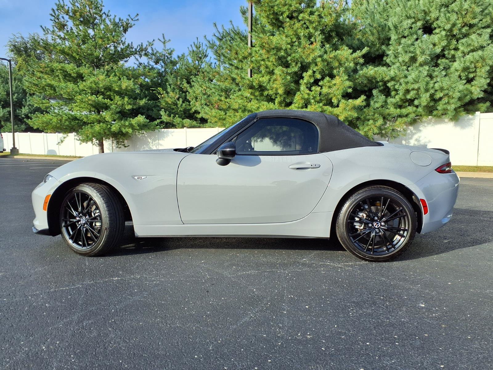 Used 2025 MAZDA MX-5 Miata Club RWD image 23