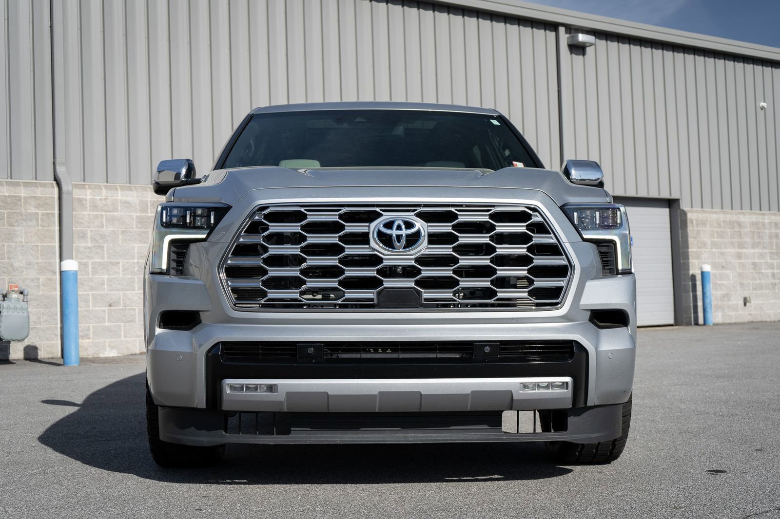 Used 2024 Toyota Sequoia Capstone AWD/4WD image 8