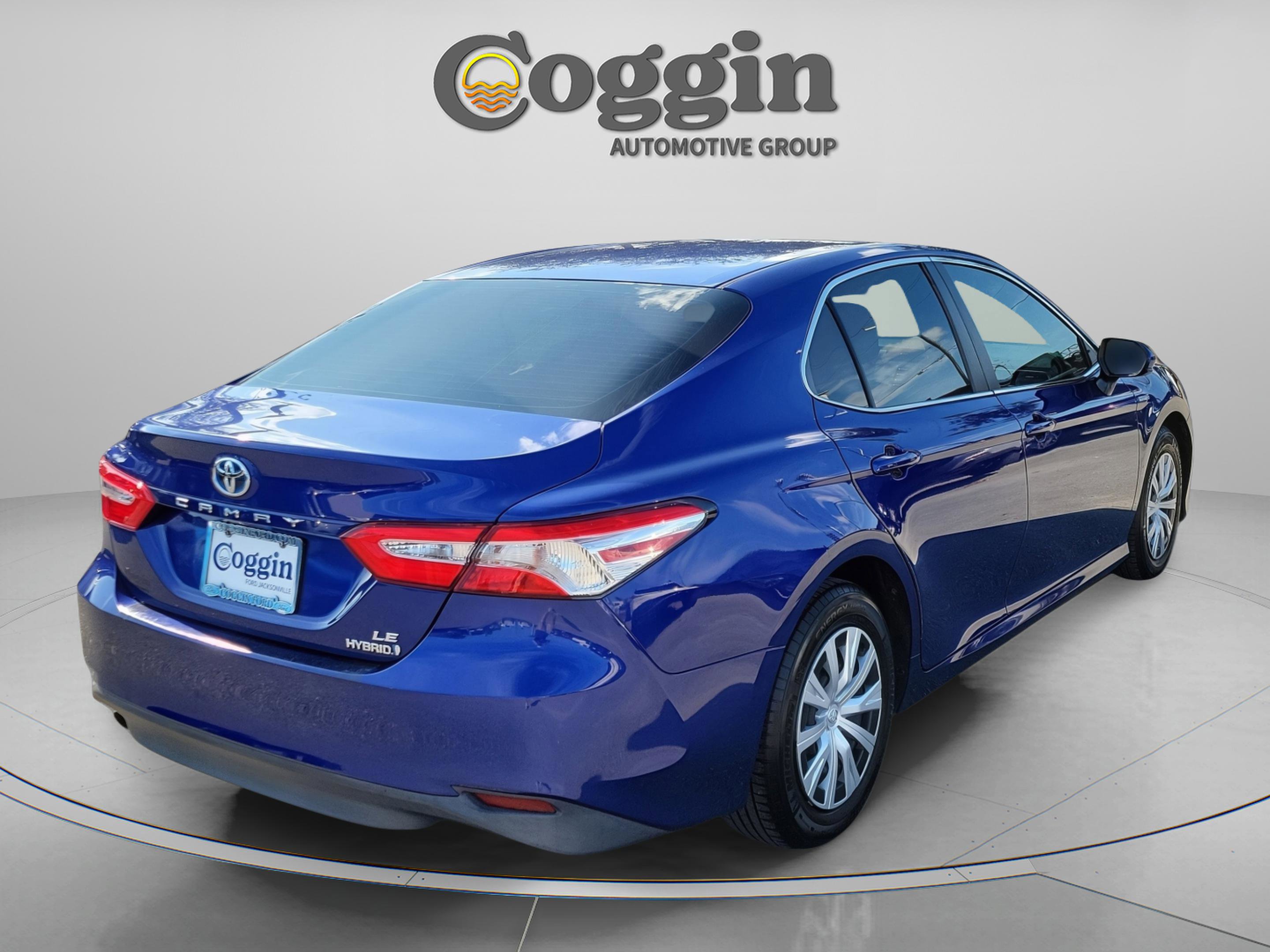 Used 2018 Toyota Camry LE image 3
