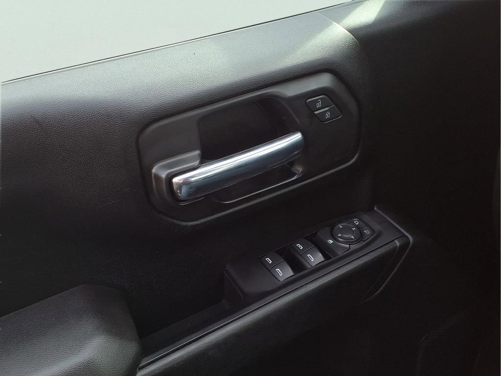 Used 2022 Chevrolet Silverado 1500 Custom image 9