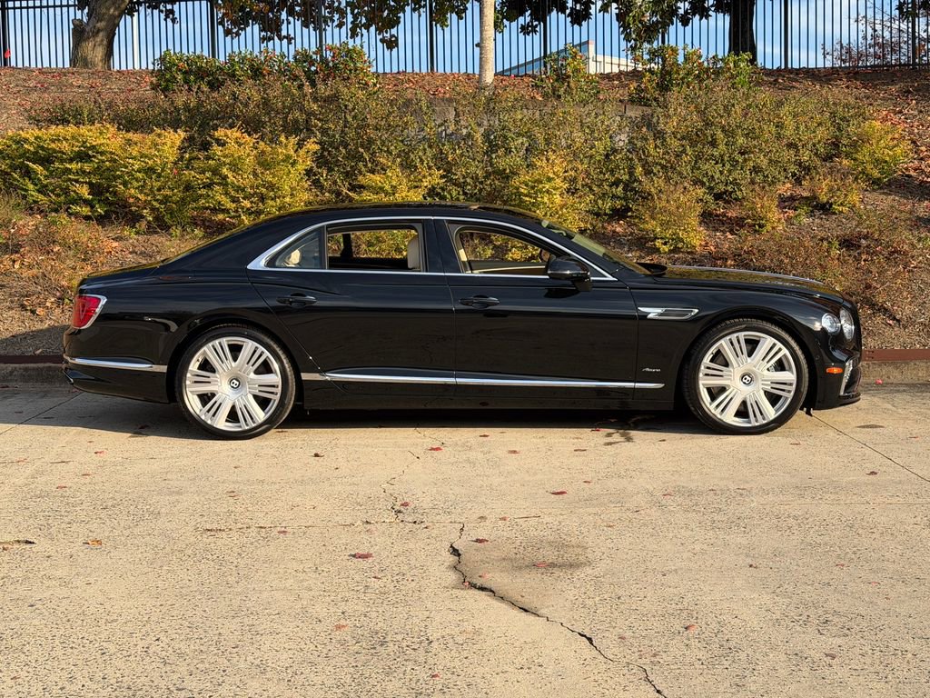New 2026 Bentley Flying Spur Azure image 10