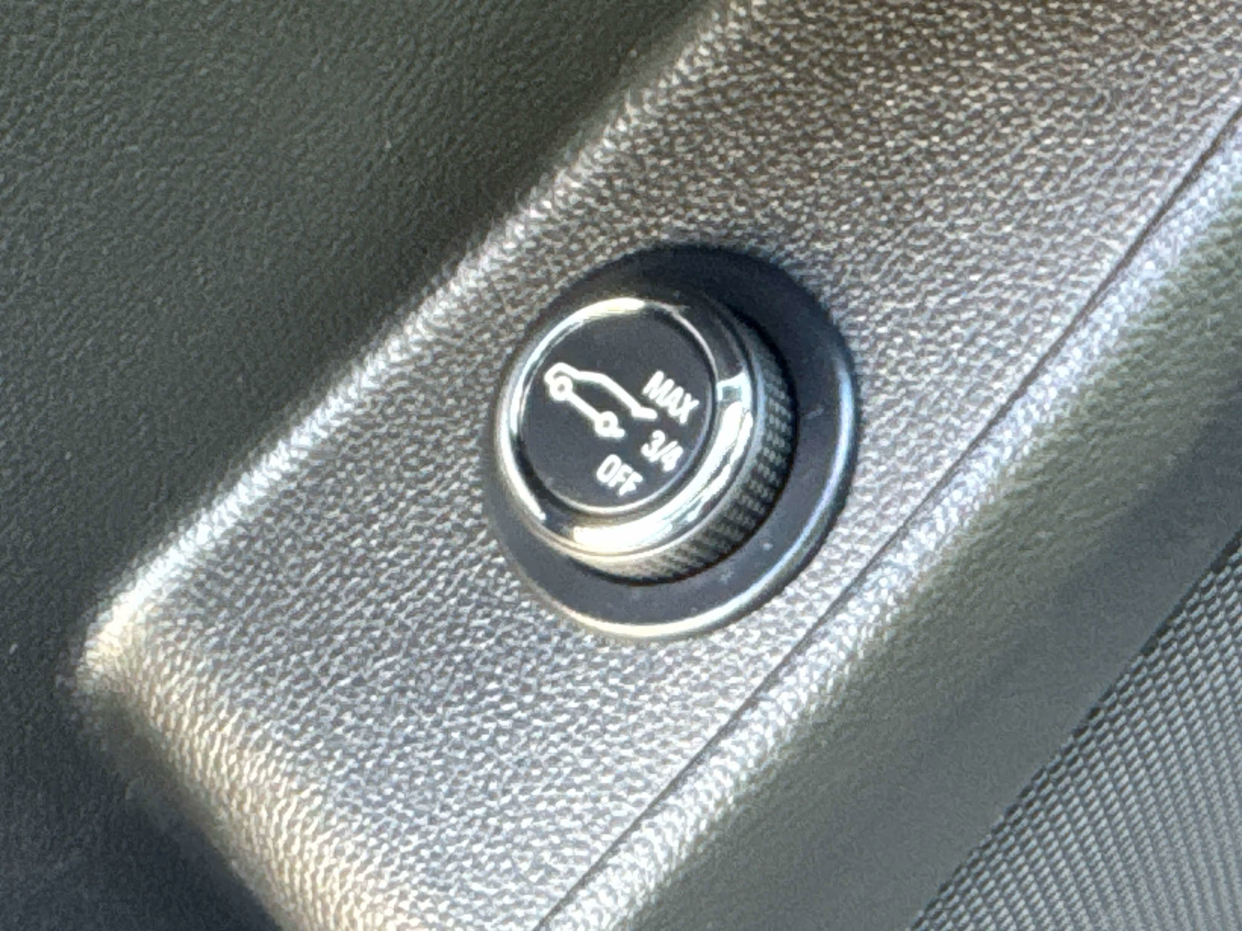 Used 2023 Chevrolet Traverse LT image 13