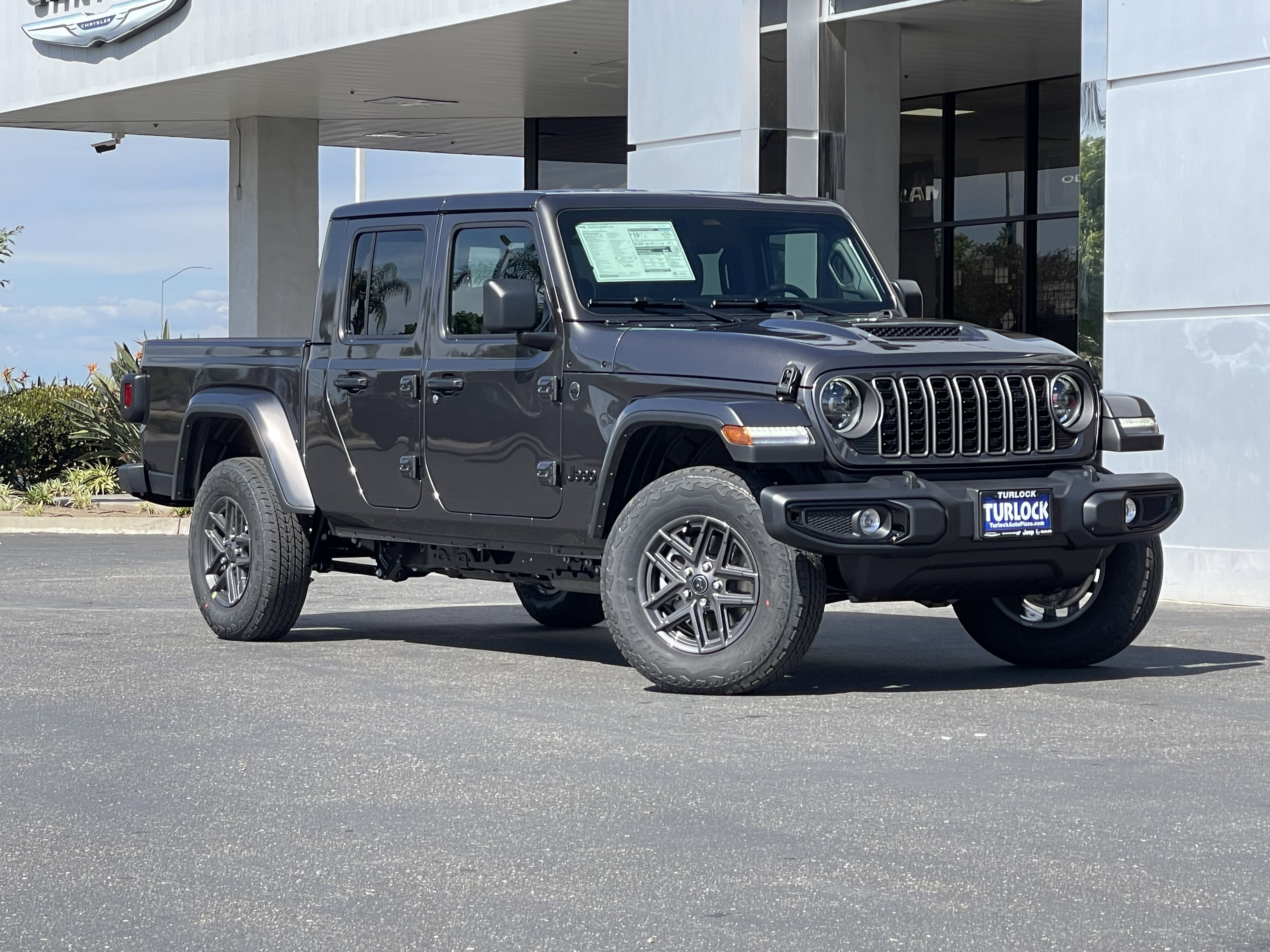 New 2026 Jeep Gladiator Sport AWD/4WD image 2