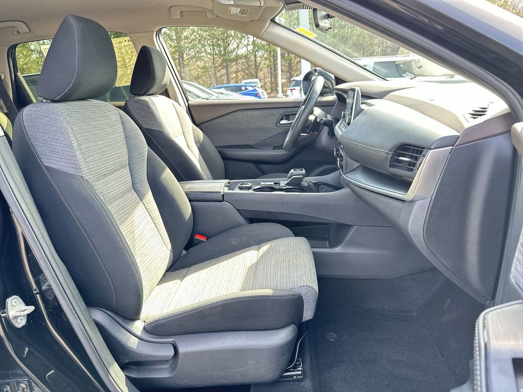 Used 2023 Nissan Rogue SV image 24