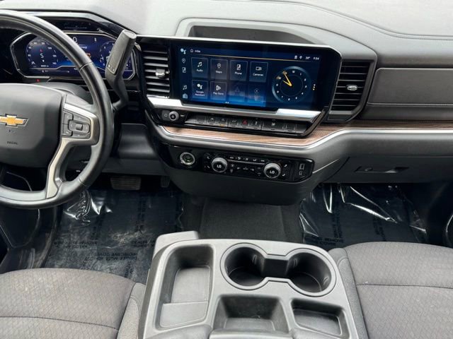 Used 2024 Chevrolet Silverado 1500 LT AWD/4WD image 2