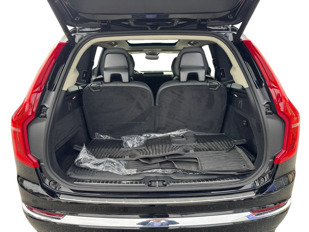 Certified 2025 Volvo XC90 T8 Plus w/ Protection Package Premier AWD/4WD image 6