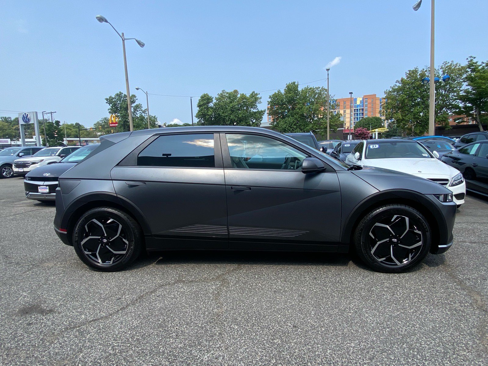 Used 2023 Hyundai Ioniq 5 SEL AWD/4WD image 2