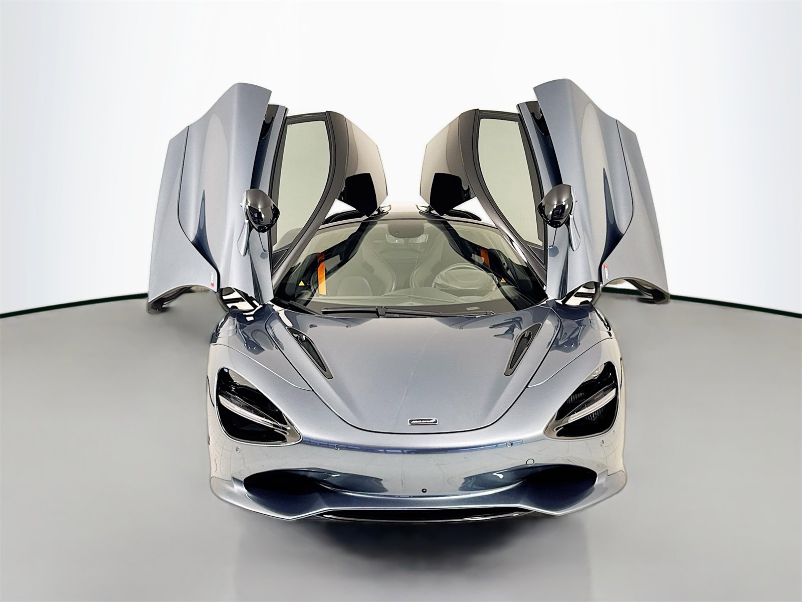 Used 2024 McLaren 750S image 2