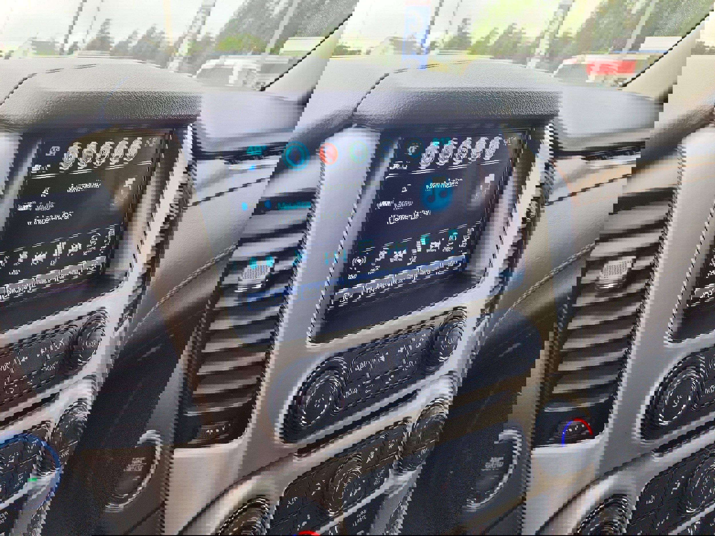 Used 2019 GMC Yukon Denali w/ Denali Ultimate Package image 20