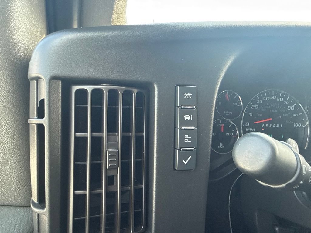 Used 2021 Chevrolet Express 3500 Extended w/ Driver Convenience Package RWD image 17