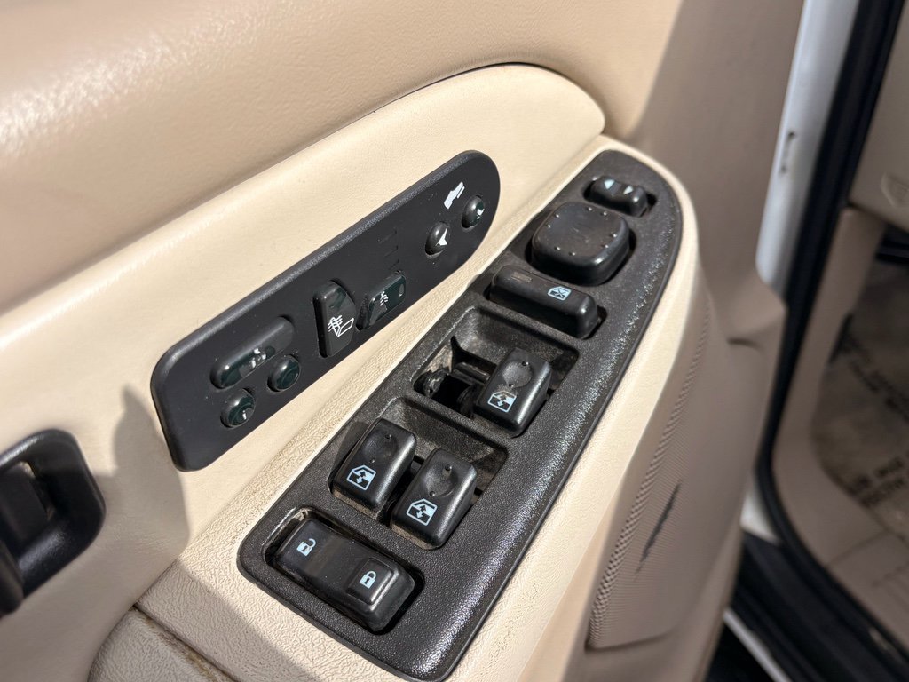 Used 2003 GMC Yukon SLT w/ 1SD Preferred Equipment Group image 16