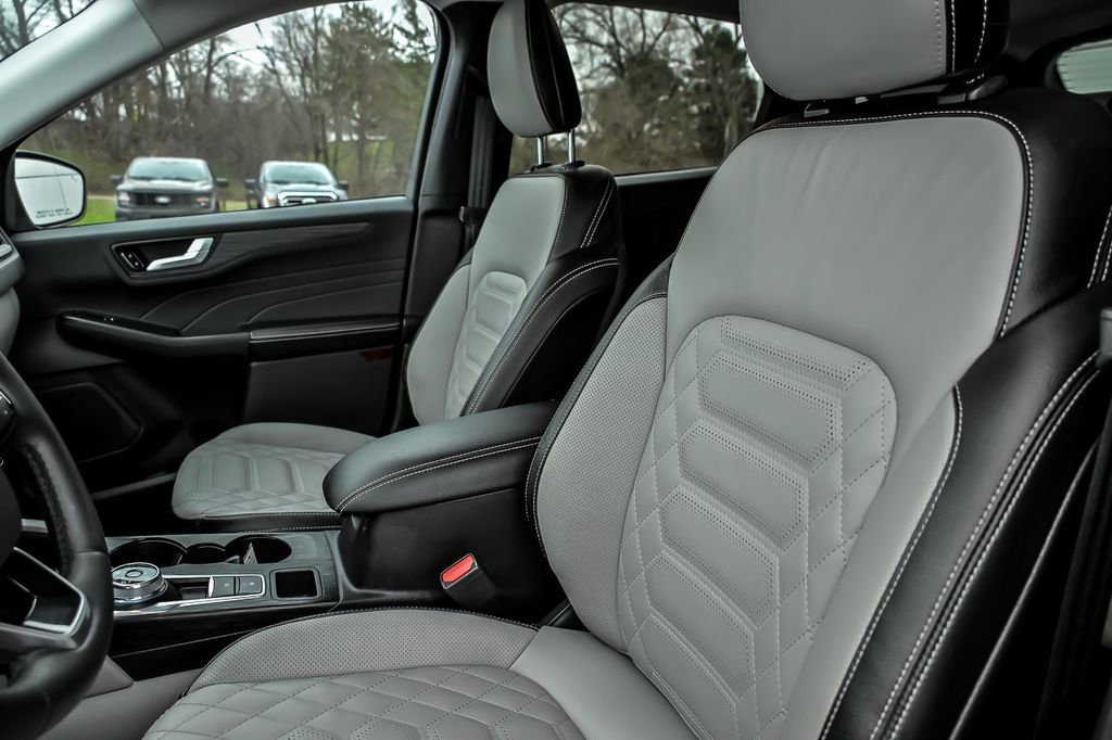Used 2023 Ford Escape Platinum w/ Premium Technology Package image 14