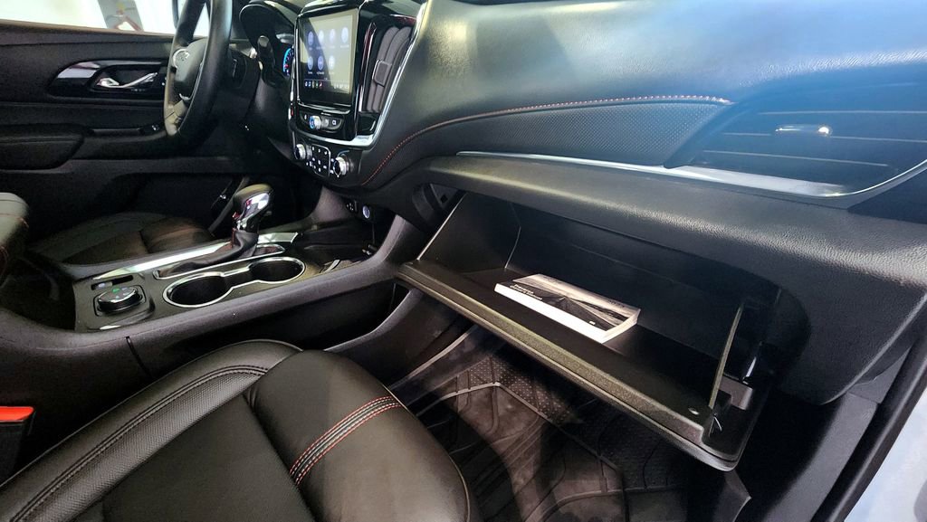 Used 2023 Chevrolet Traverse RS image 52