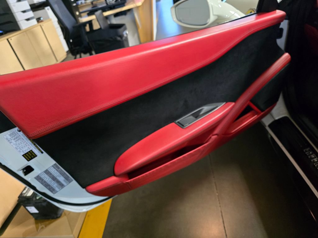 Used 2015 Ferrari 458 Spider RWD image 13