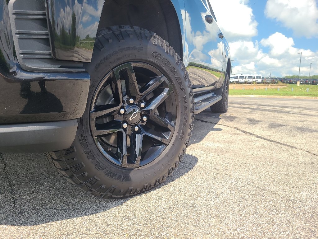 Used 2019 Chevrolet Silverado 1500 LT Trail Boss AWD/4WD image 9
