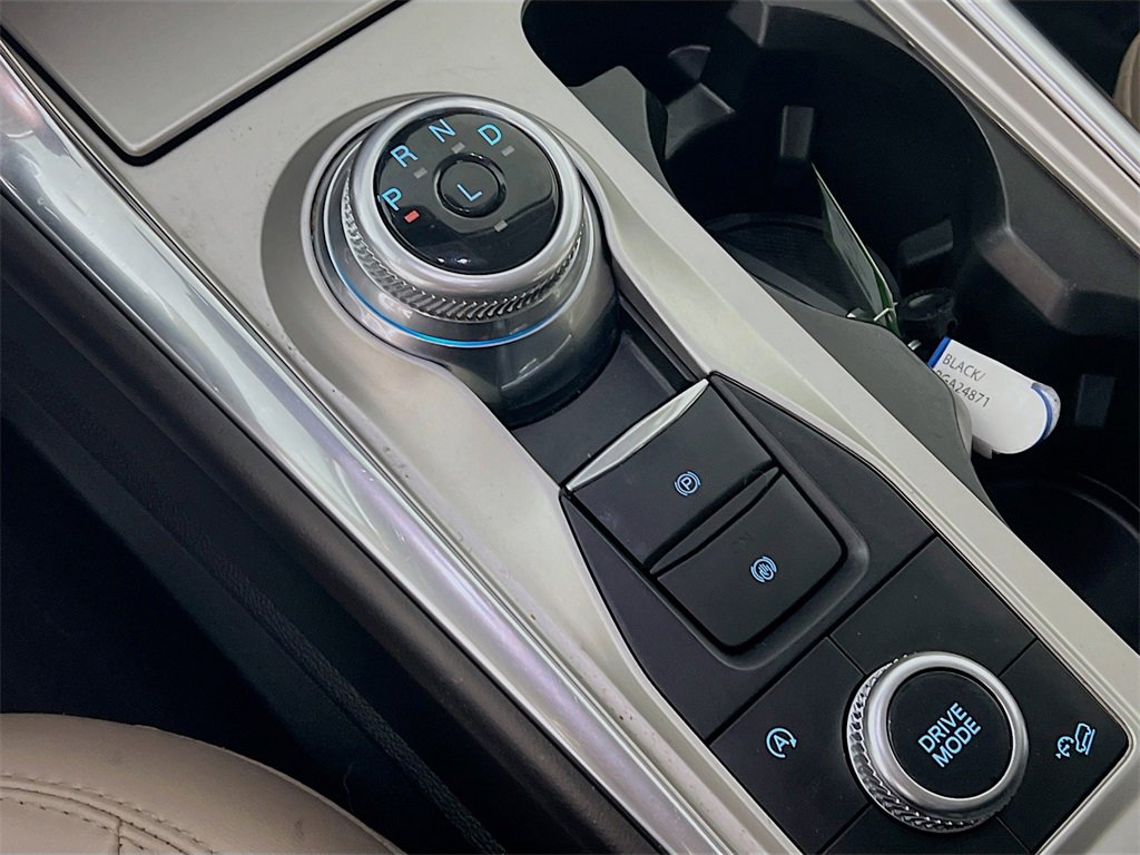 Used 2024 Ford Explorer XLT w/ Equipment Group 202A image 16