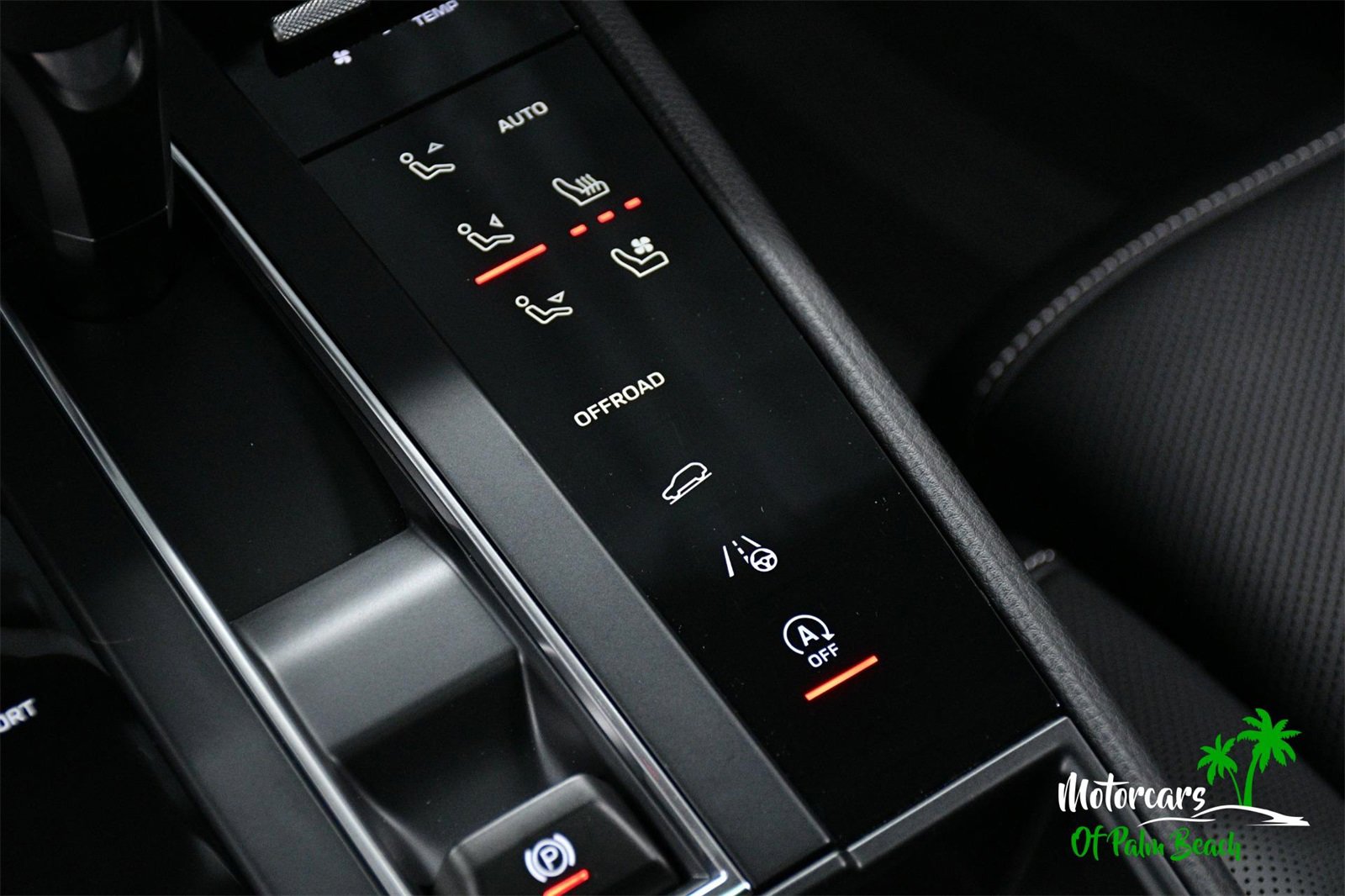 Used 2025 Porsche Macan Turbo image 35
