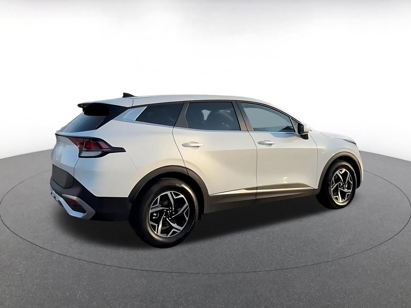 Used 2025 Kia Sportage LX image 15