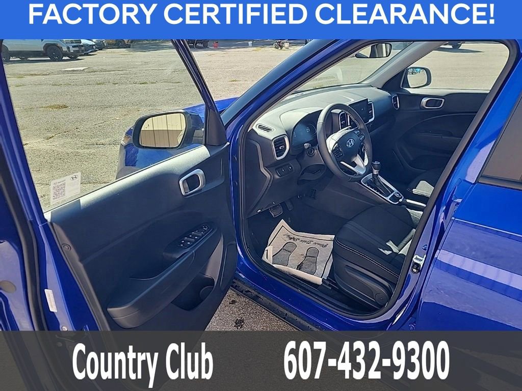 Used 2025 Hyundai Venue SEL image 10