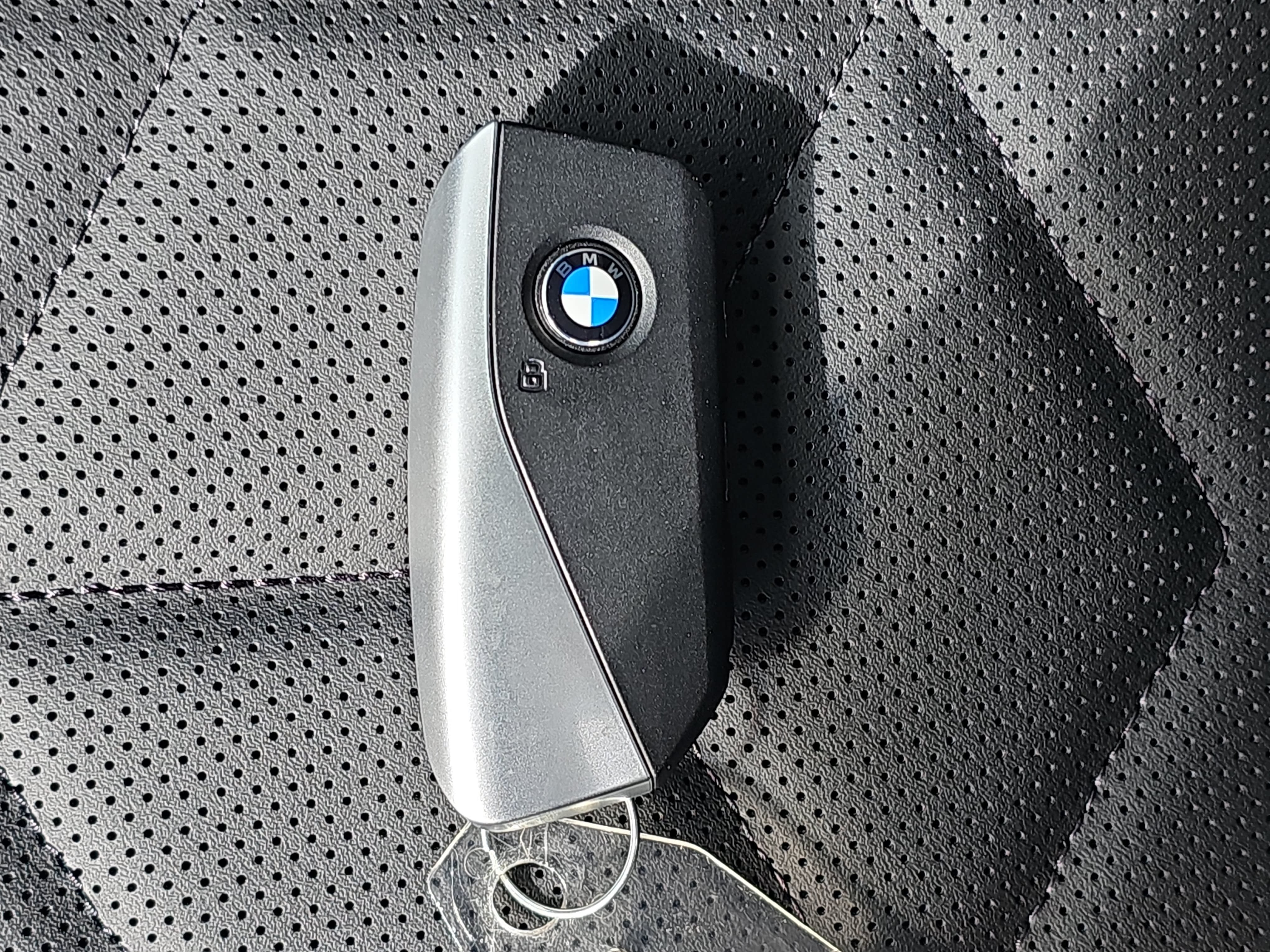 New 2026 BMW i5 M60 w/ Convenience Package RWD image 37