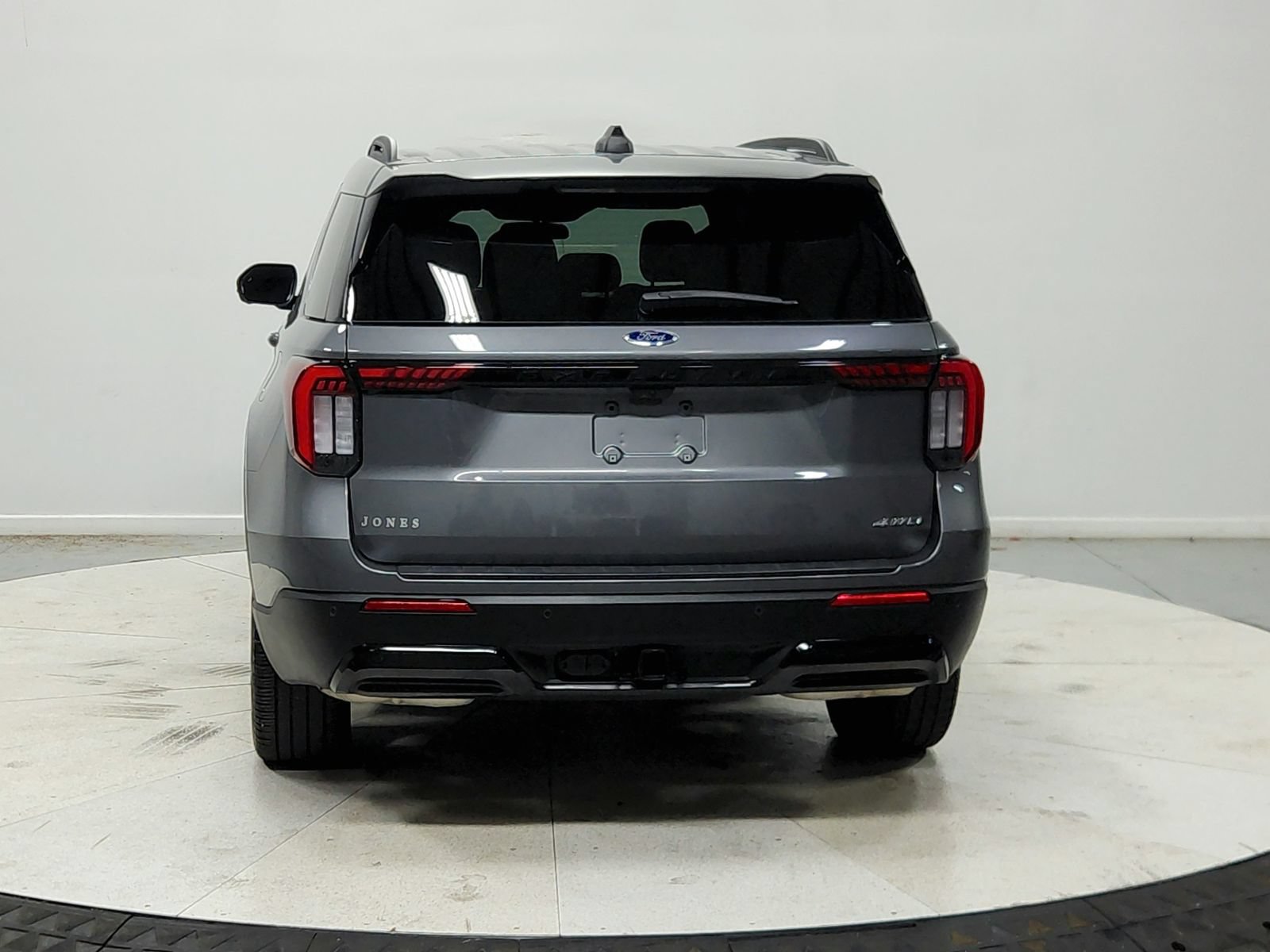 Used 2025 Ford Explorer ST-Line w/ ST-Line Street Pack AWD/4WD image 7