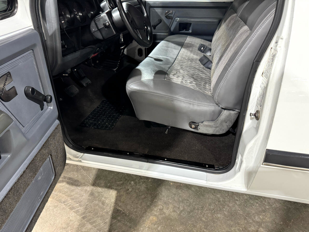 Used 1993 Dodge D/W Truck 350 image 9