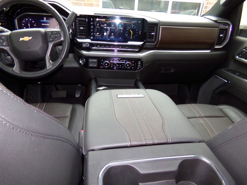 Used 2024 Chevrolet Silverado 2500 High Country w/ High Country Premium Package image 48