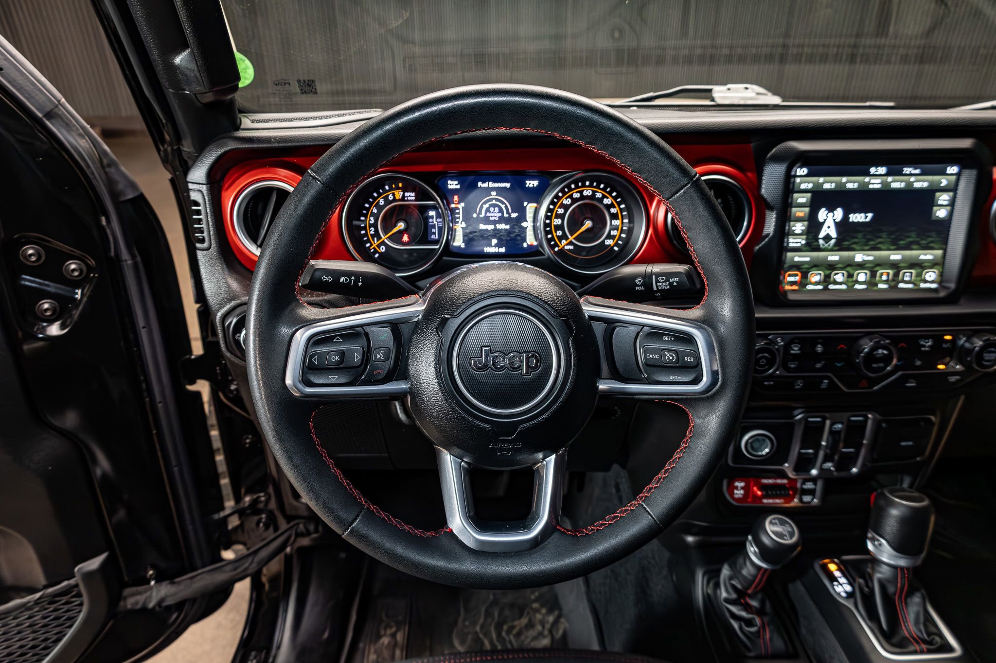 Used 2023 Jeep Gladiator Rubicon w/ LED Lighting Group AWD/4WD image 14