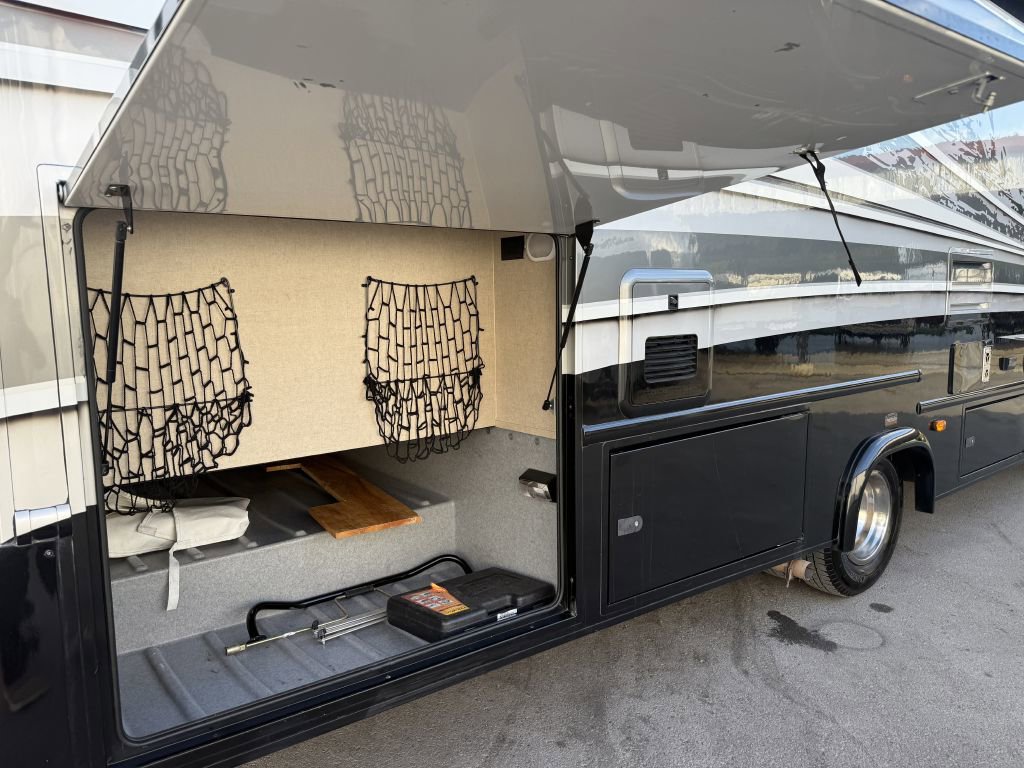 Used 2017 Ford E-450 and Econoline 450 Super Duty w/ Motorhome Prep Package image 15