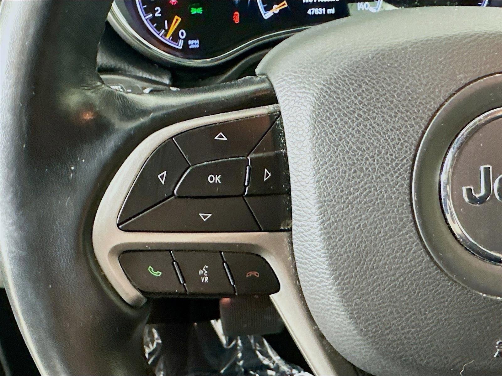 Certified 2022 Jeep Grand Cherokee Limited w/ Trailer Tow Group IV image 12