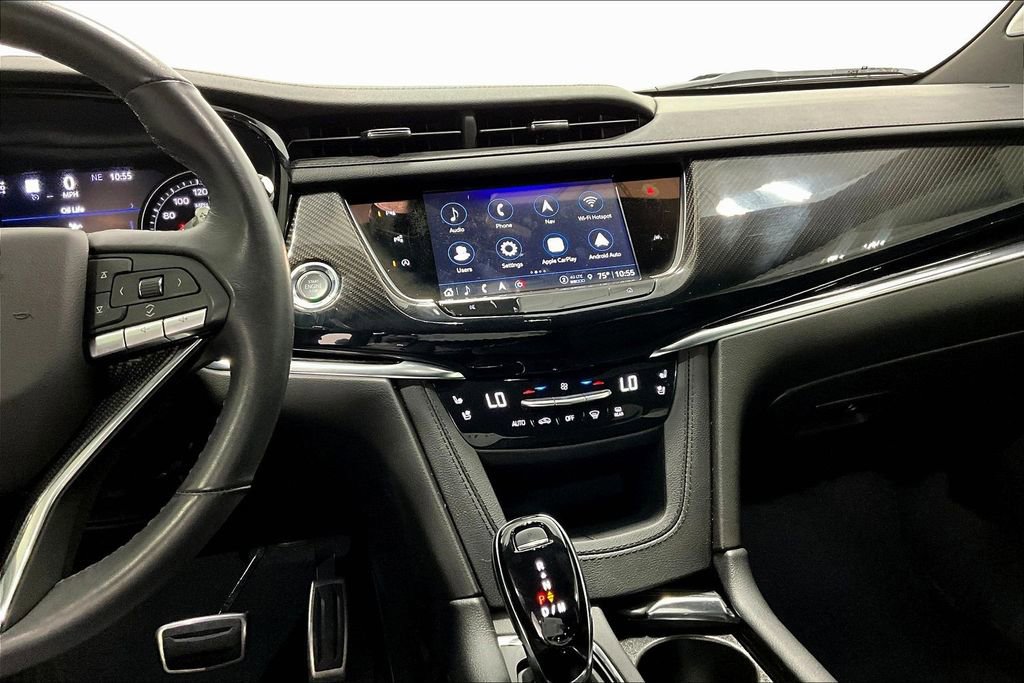 Used 2024 Cadillac XT6 Sport w/ Technology Package image 8