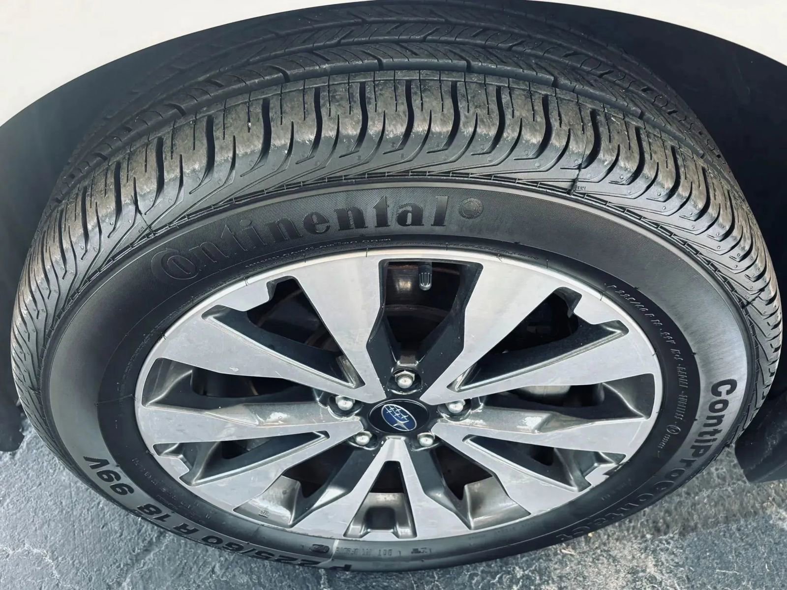 Used 2017 Subaru Outback 2.5i Limited image 3