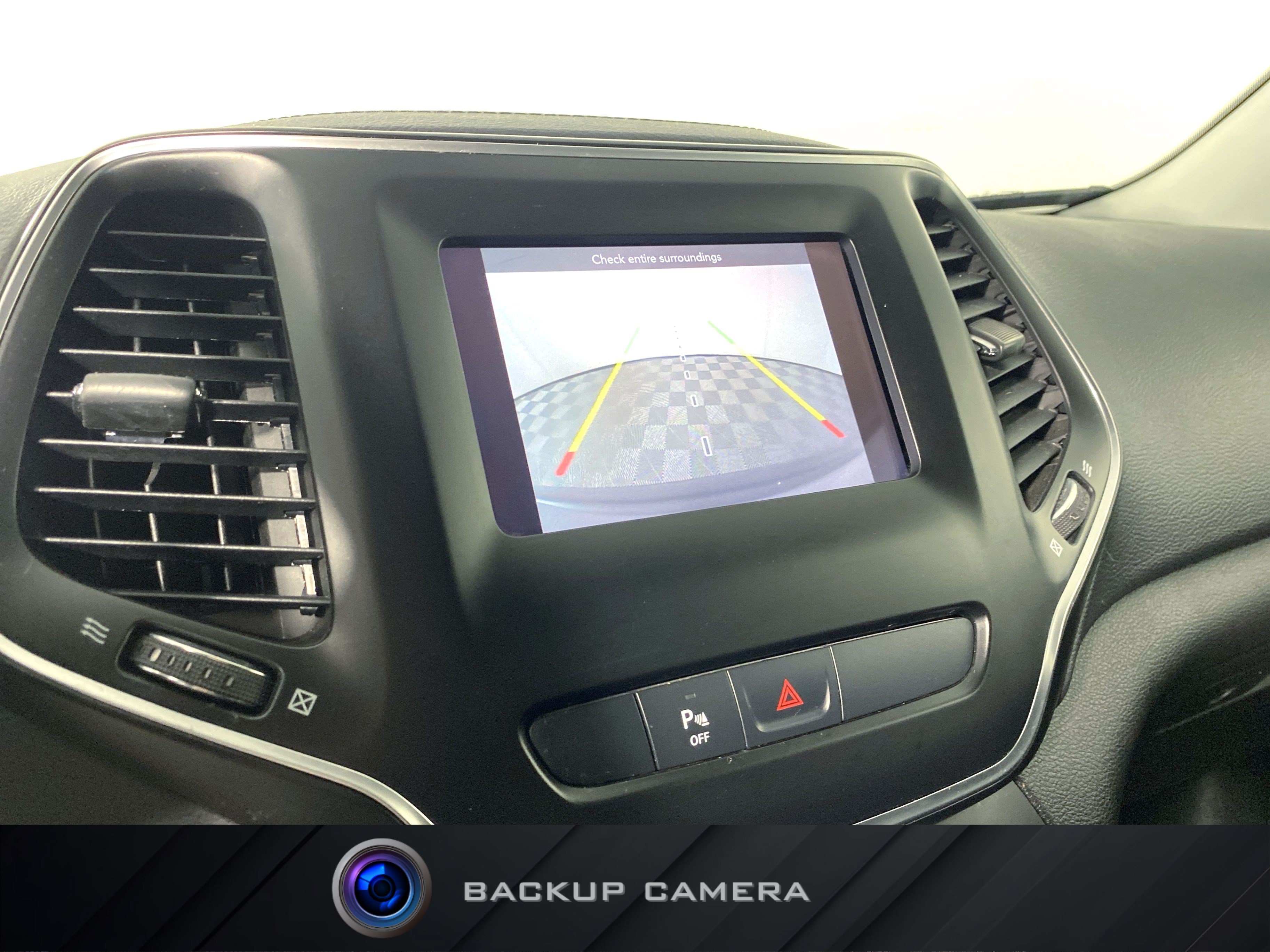 Used 2019 Jeep Cherokee Latitude Plus AWD/4WD image 4
