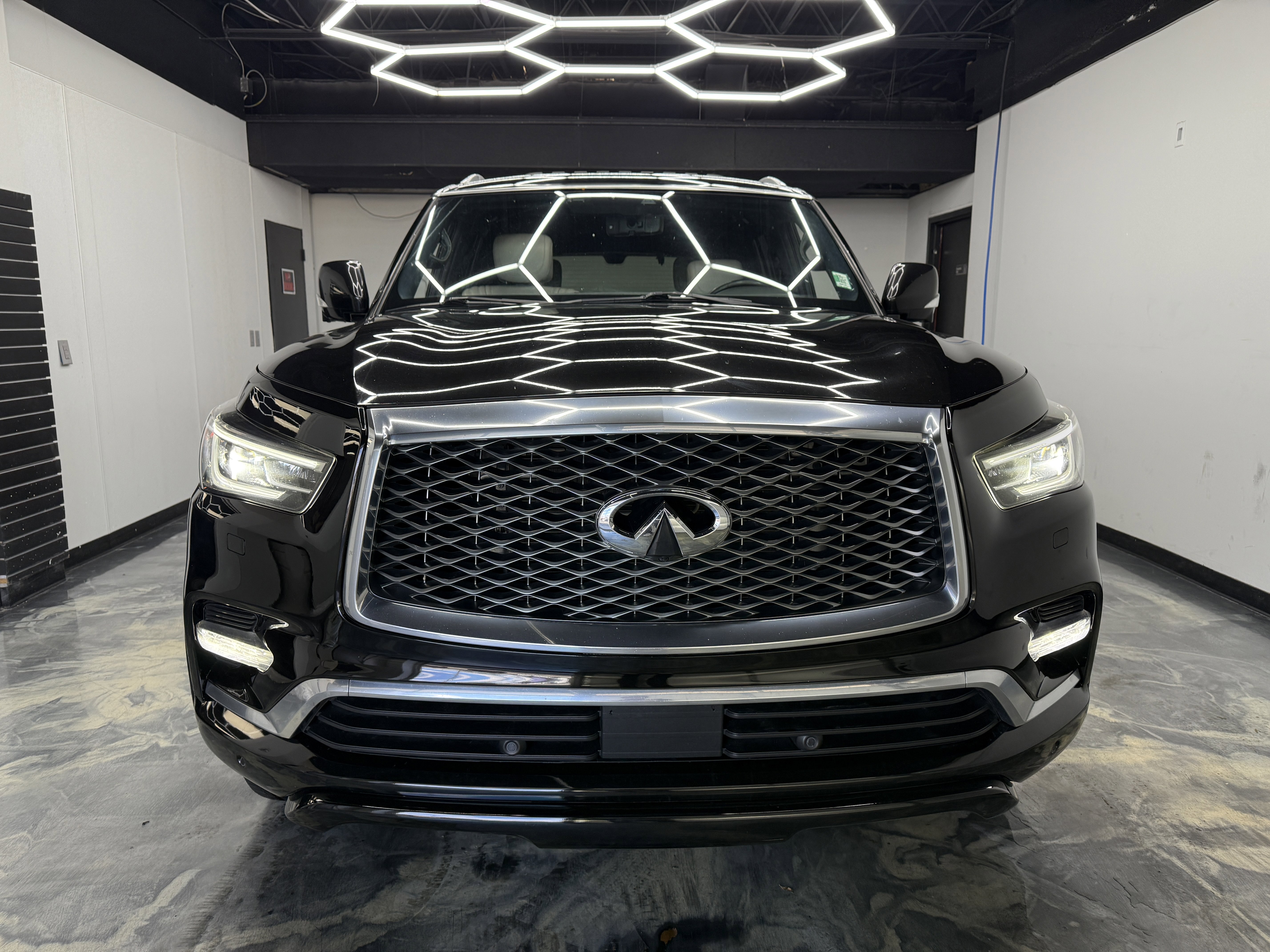 Used 2019 INFINITI QX80 Limited image 7
