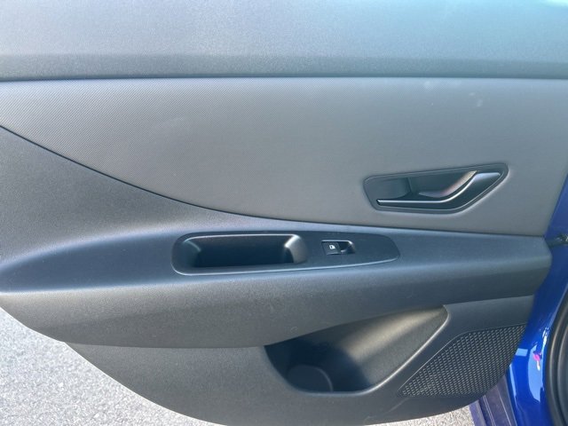 Used 2025 Hyundai Elantra Sport image 22