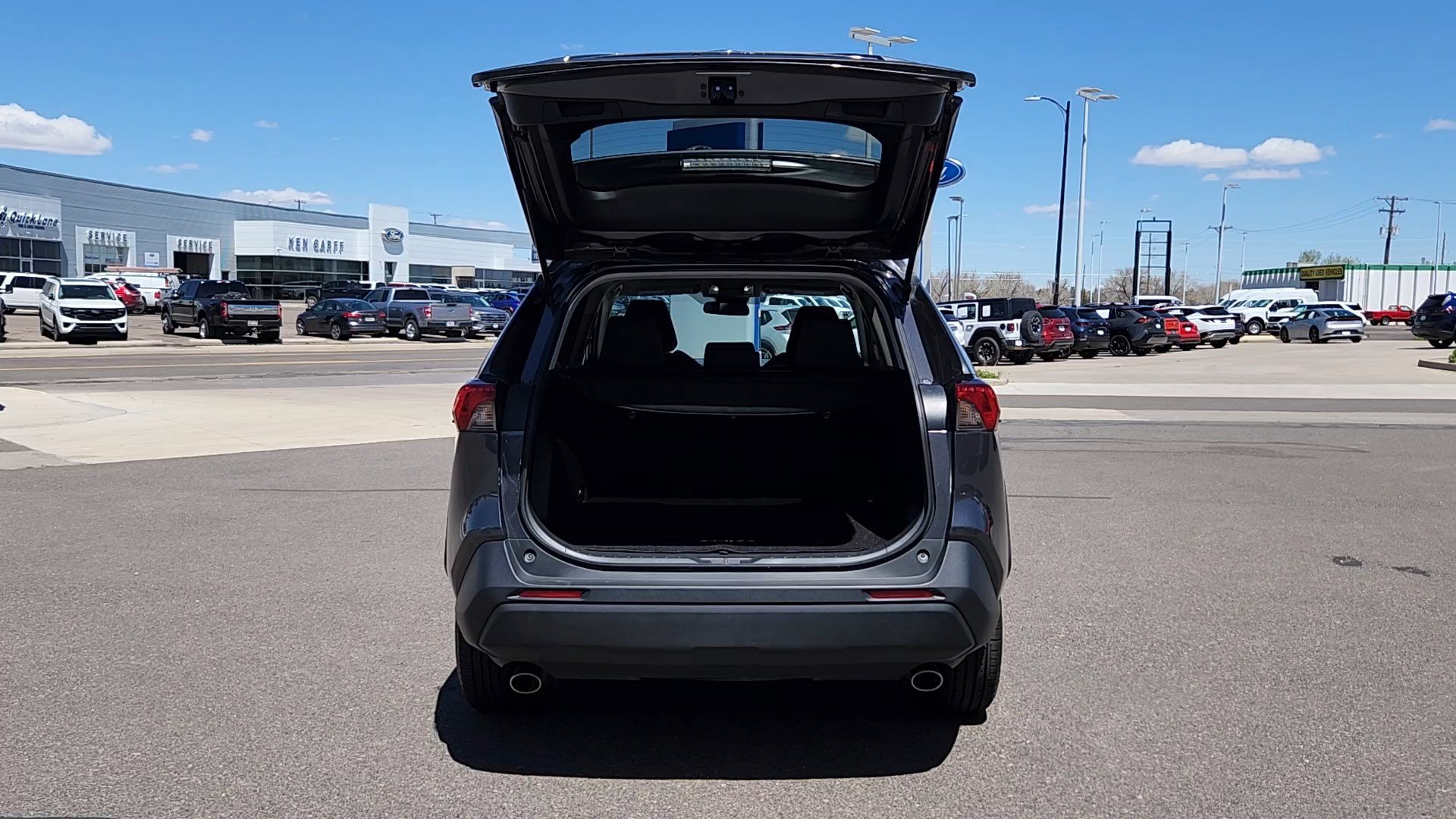 Used 2024 Toyota RAV4 XLE AWD/4WD image 18