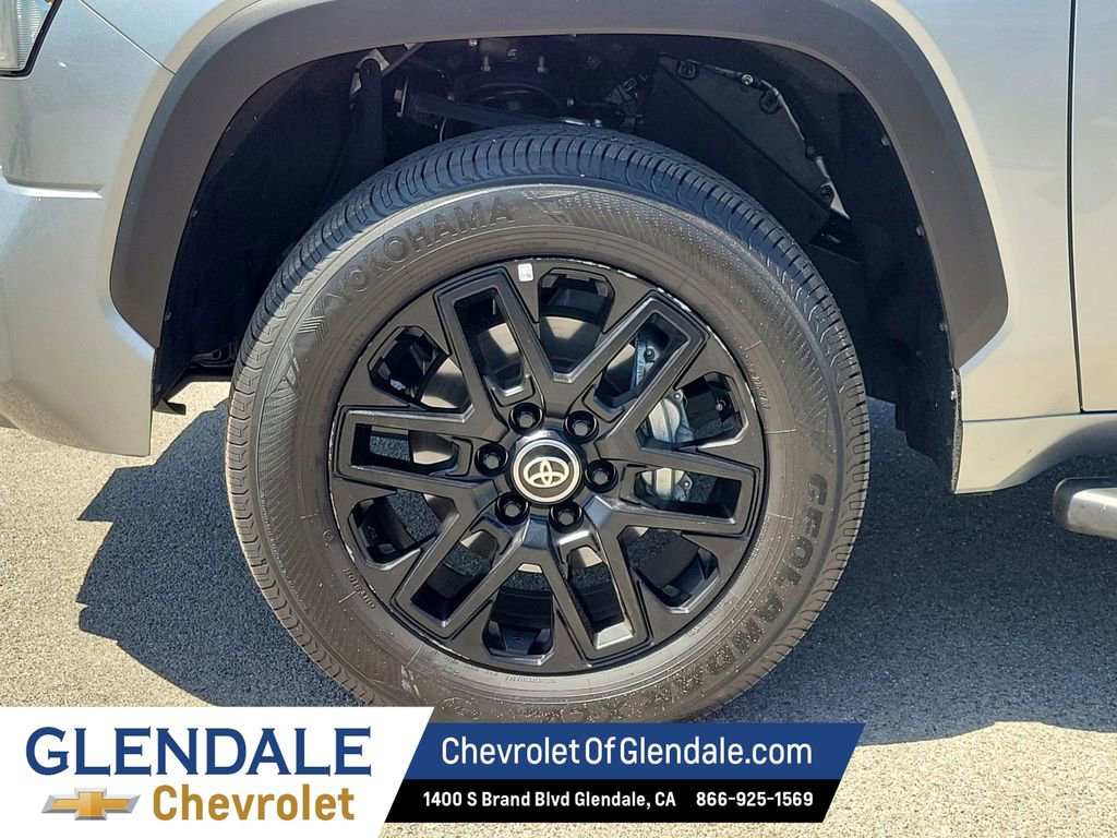 Used 2025 Toyota Tundra Limited AWD/4WD image 19
