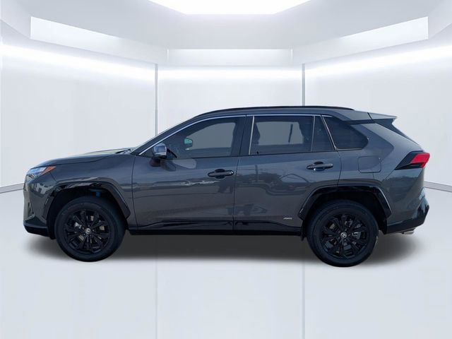 Used 2023 Toyota RAV4 SE image 8