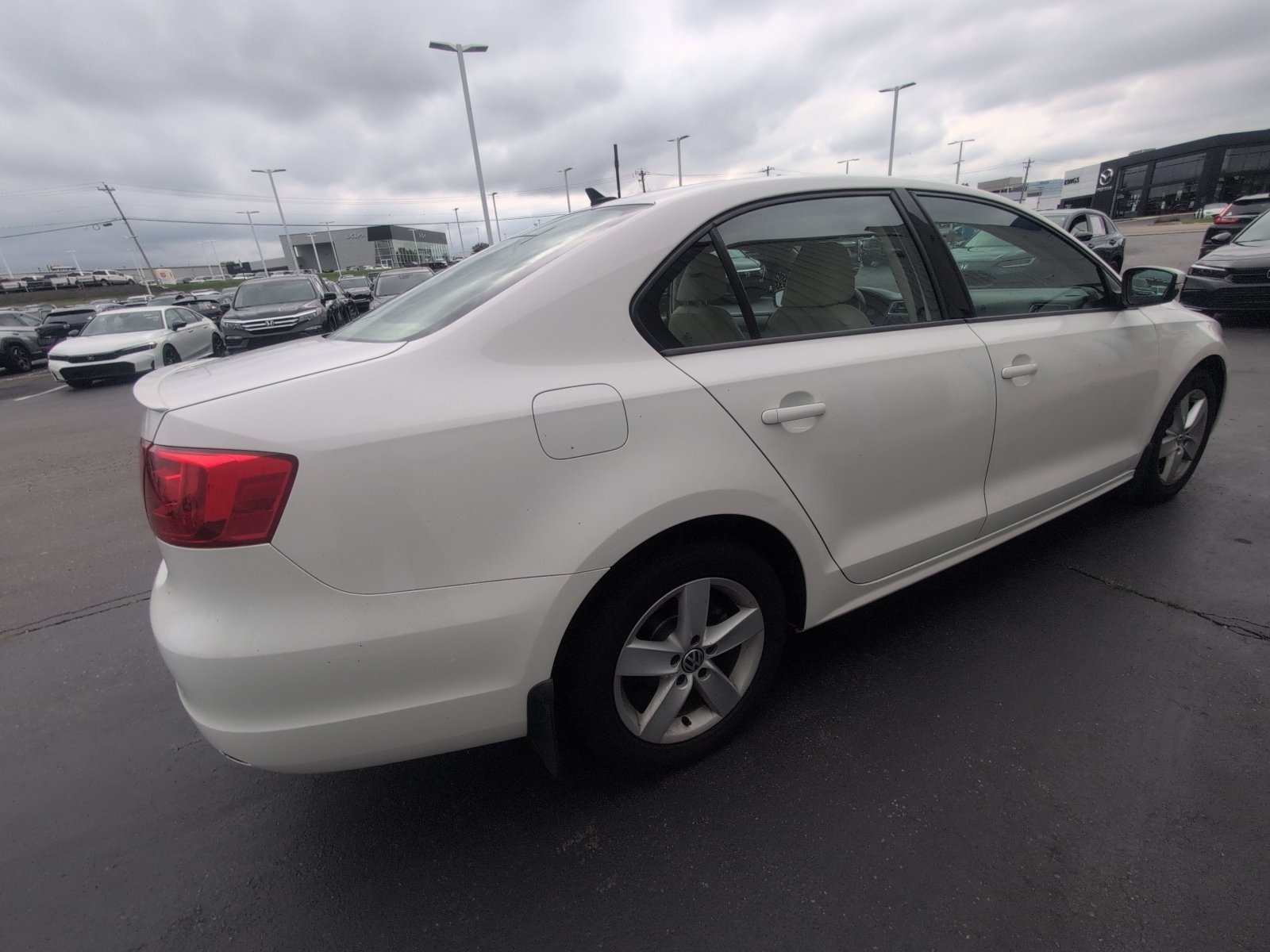 Used 2012 Volkswagen Jetta TDI FWD image 16