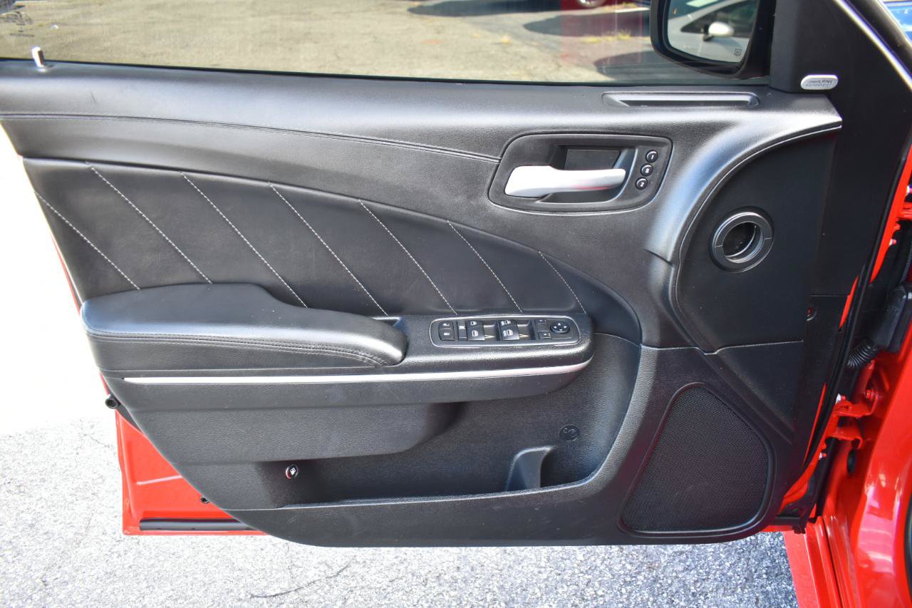 Used 2019 Dodge Charger Scat Pack w/ Dynamics Package RWD image 36