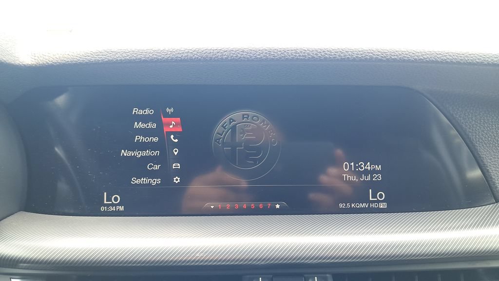 Used 2018 Alfa Romeo Stelvio Sport w/ Quick Order Package 22J Sport AWD/4WD image 20
