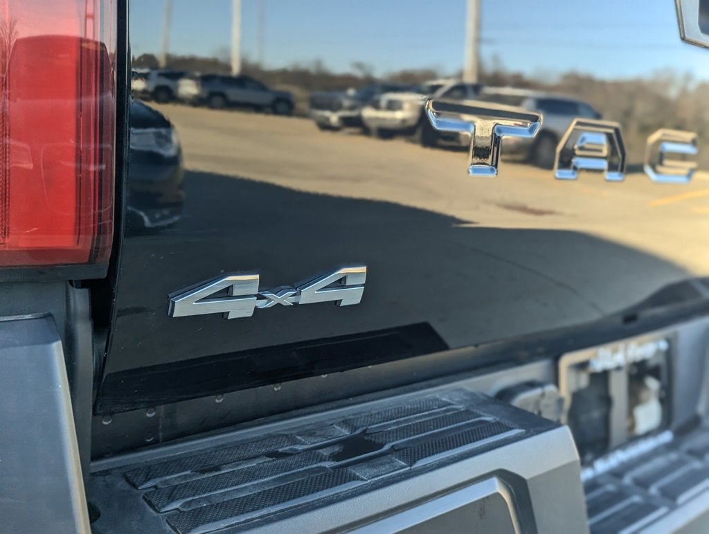 Used 2025 Toyota Tacoma SR image 10
