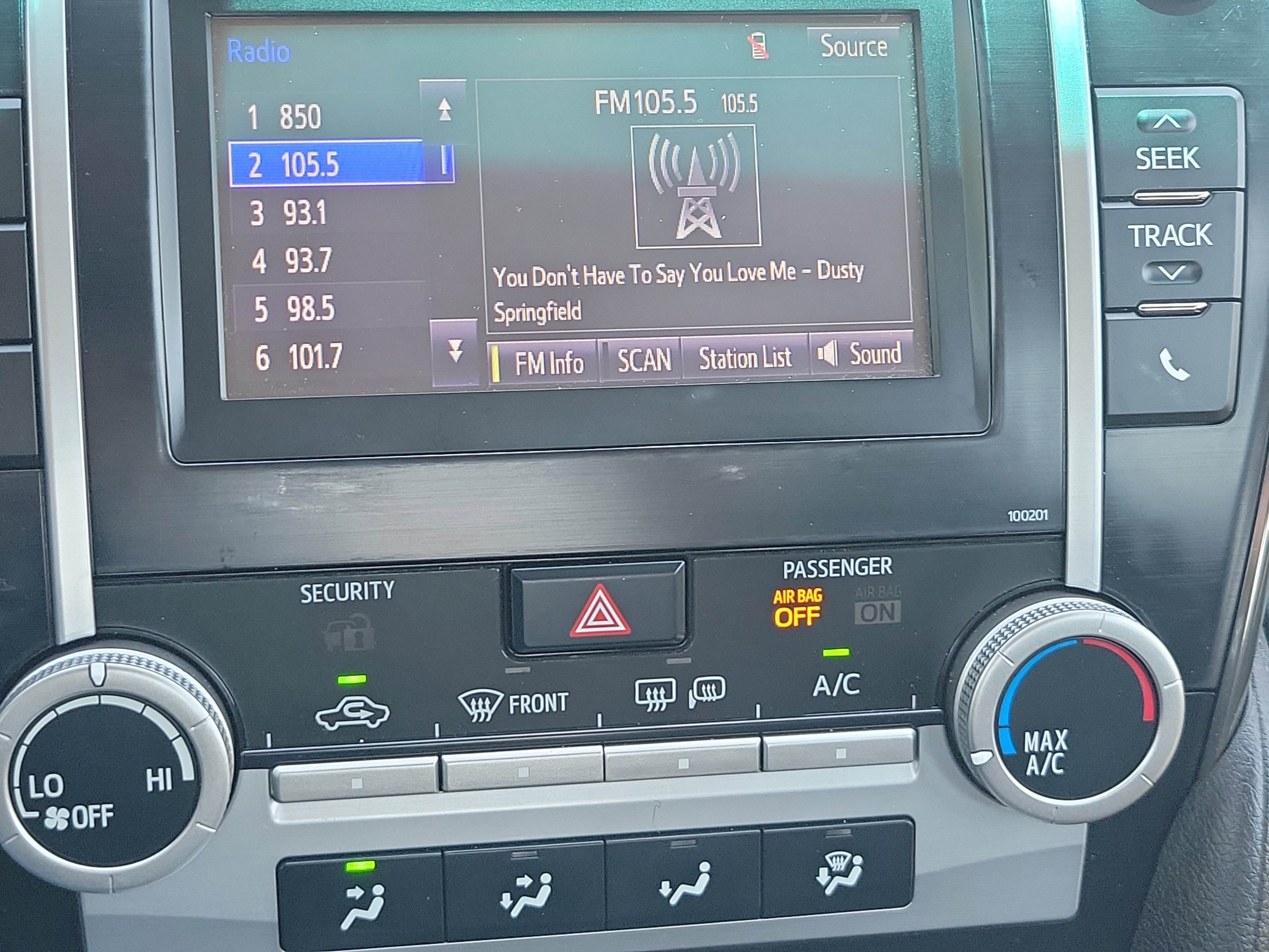 Used 2014 Toyota Camry SE FWD image 25