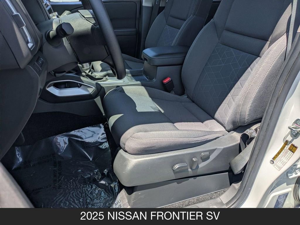Certified 2025 Nissan Frontier SV RWD image 34