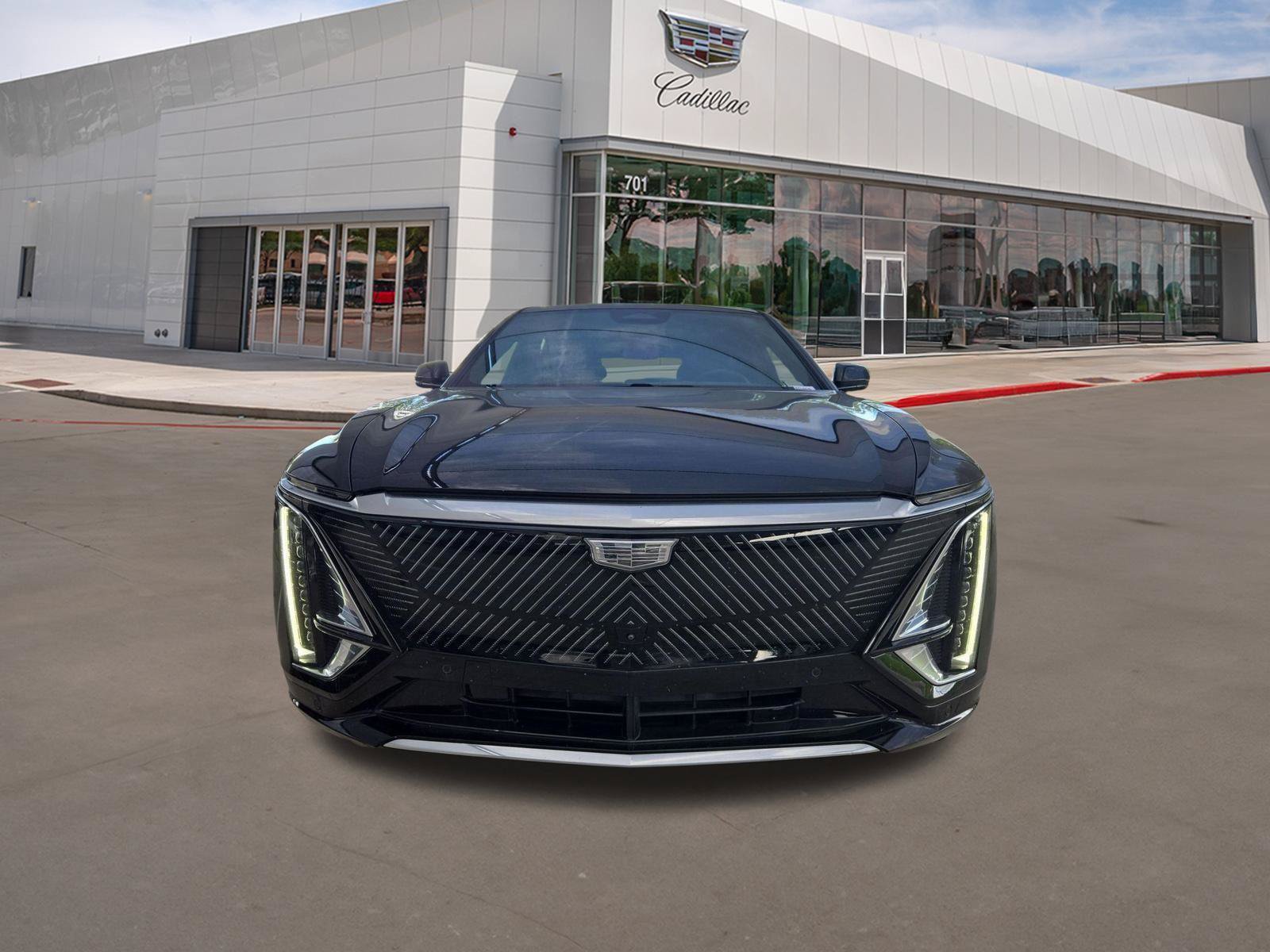 Used 2024 Cadillac Lyriq Luxury RWD image 2