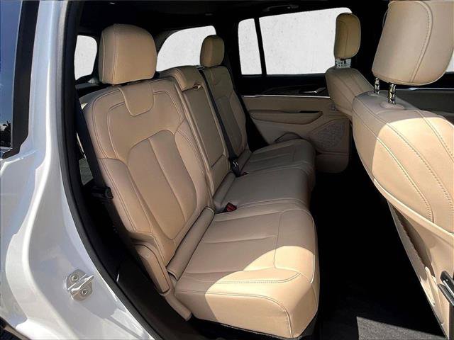 Used 2026 Jeep Grand Cherokee Limited w/ Limited Altitude Package RWD image 29