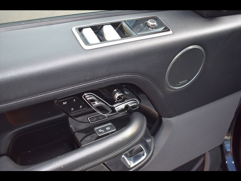 Used 2020 Land Rover Range Rover HSE AWD/4WD image 19
