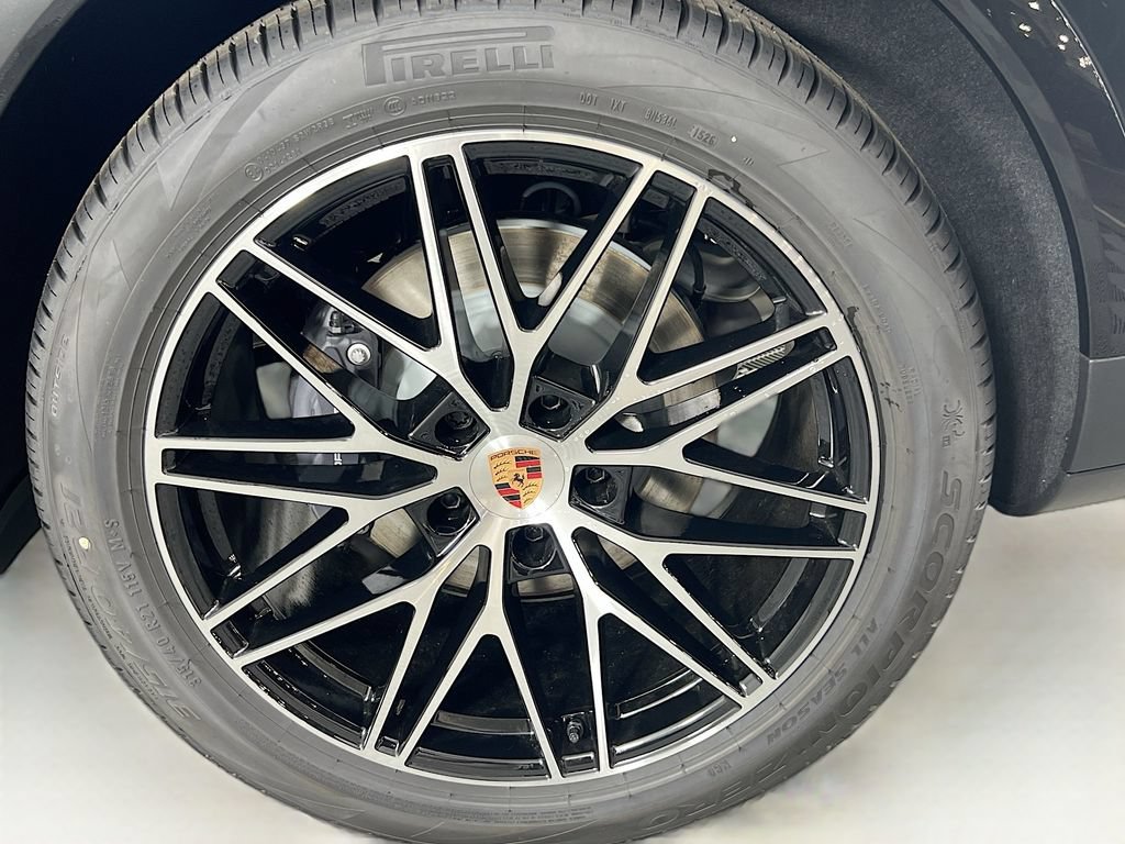 New 2026 Porsche Cayenne AWD/4WD image 33