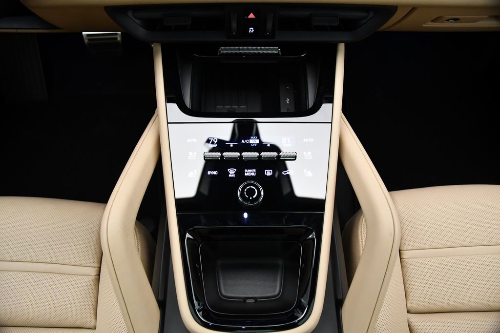 Used 2025 Porsche Cayenne S image 31